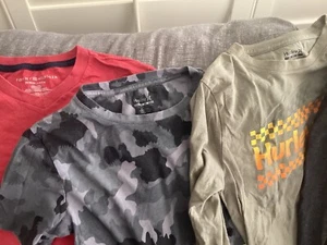 BOYS 10-12 T-shirts LOT of 6 all clean, no stains or rips Hurley Vans Airwalk ๐ - Picture 1 of 5