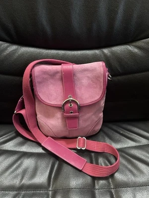 Bolso de hombro de gamuza COACH SOHO ROSA Foto 1 de 4