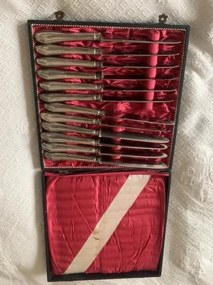 Orbrille Inox, 12 alte Messer Im Karton, um 1900, Versilbert, - Bild 1 von 4