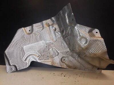 Protector térmico escape delantero derecho A 2126820271 10–13 mercedes-benz w212 e350 e550 Foto 1 de 4