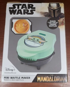 Star Wars Mandalorian The Child Baby Yoda Grogu Mini Waffeleisen 4 Zoll Antihaft - Bild 1 von 4