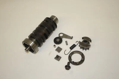 1983 - 1987 铃木 DR100 DR 100 发动机电机变速箱凸轮换档鼓和硬件 — 第 1/4 张图片