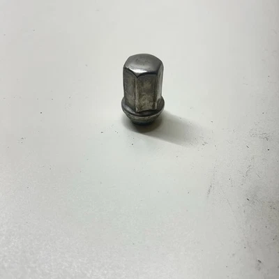 2019 - 2023 雪佛兰西装外套轮 RIM BOLT LUG NUT 银色右左原始设备制造商 — 第 1/4 张图片