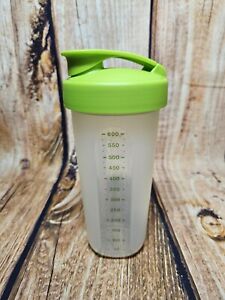 Tupperware Quick Shake Drink Container #7320- 20 oz - NEW OPEN ITEM - Sheer/Grn