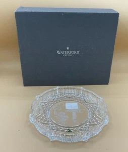 WATERFORD Cristal Vacaciones 8" Borde Festoneado Bandeja Redonda Velas y Campana con Caja - Imagen 1 de 5