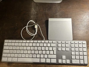 Original Apple-Tastatur mit dt. Belegung inkl. Apple Magic Trackpad 1 USB - Bild 1 von 2