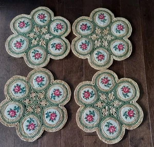 Vintage Rattan Stroh Tischsets mit floraler Nadelspitze 4-teilig - Bild 1 von 17