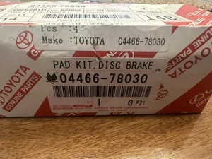 Toyota Lexus Genuine Rear Pads 04466-78030 - Picture 1 of 2