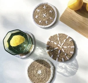 Bloomingville Seegras Gewebt Untersetzer 4 Kt Set Boho Ethno Handgefertigt Neu mit Etikett 4" - Bild 1 von 4
