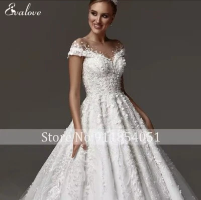 Gorgeous Brand New Wedding Dress - Image 1 of 4