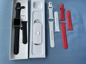 Apple Watch SE 2nd Gen GPS 40mm Silver Case-Sport Bands S/M/L - Photo 1 sur 11