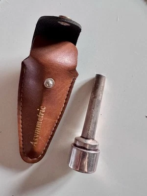 Asymmetric 3L+ -544 Bocchino con custodia – buone condizioni - Immagine 1 di 4