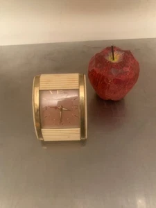 Vintage Westclox Roll Top Reiseuhr, beige Zifferblatt - Bx n5 - Bild 1 von 4