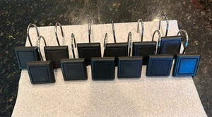 Juego de 12 Ganchos para Cortina de Ducha Cuadrados Geométricos Modernos Negro Mate JCP Kohls - Imagen 1 de 12