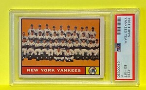 1961 Topps #228 New York Yankees Team w/ Mantle Berra Maris Ford PSA 6
