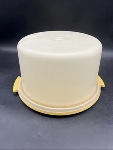 Tupperware Round Harvest Gold Cake Carrier No Handle 13" D 6.5" Tall - Picture 1 of 9