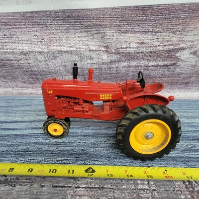 De colección 1987 Ertl escala 1/16 fundido a presión Massey Harris 33 n/tractor frontal rojo/amarillo Foto 1 de 4