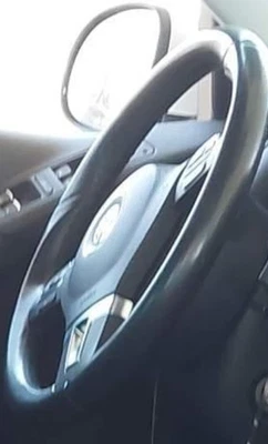 2013-2013 Volkswagen Tiguan LH Driver Steering Wheel Airbag OEM - Image 1 of 3