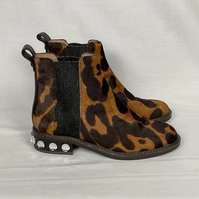 Bota Chelsea Louise Et Cie Venda Tacón Adornado Estampado Animal Pelo de becerro Talla 6.5 Foto 1 de 4
