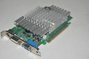 Club3D GeForce 8500GT PCIe Grafikkarte 512MB PC Computer 8500 GT VGA Card - Bild 1 von 1