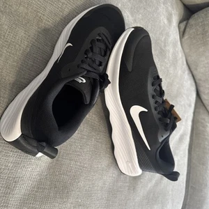 Nike Promina Black Comfort Running Training Sneaker Men´s FV5285-002 Sz 10.5 - Picture 1 of 9