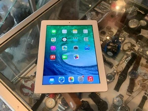 APPLE IPAD 3 (MD371X/A) TABLET 64GB WIFI + 3G - FOR PARTS OR NOT WORKING ! - Picture 1 of 12