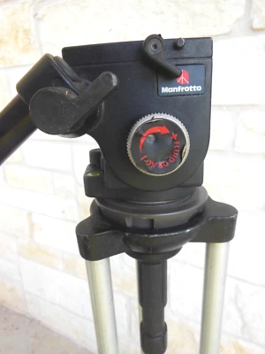 Manfrotto 503 Video Fluid Tripod Head with tripod & tripod spreader - Image 1 of 4