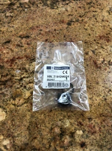 Telemecanique Xbl Z1842m024 Key Pushbutton Sealed Bag Xblz1842m024 - Picture 1 of 11