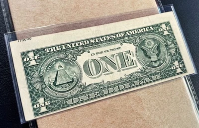 1988 $1 Federal Reserve Note Chicago "MISALIGNMENT ERROR" - VF - Image 1 of 3