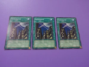 Yu-Gi-Oh! 3 X Rascacielos GLD2-EN038 - Edición Limitada - Juego Común - Imagen 1 de 6