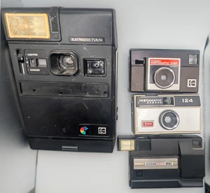 Lot Of Kodak disk, instamatic 124 & k15F, colorburst One Has Undeveloped Film - Picture 1 of 1