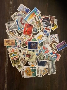 100 fine used Canadian stamps mixed, good ones, $2.50 only, discount shipping! - Bild 1 von 1