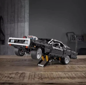 Bloques de construcción técnicos para autos de carreras Dodge Charger de 1077 piezas Rápido y Furioso - Imagen 1 de 6