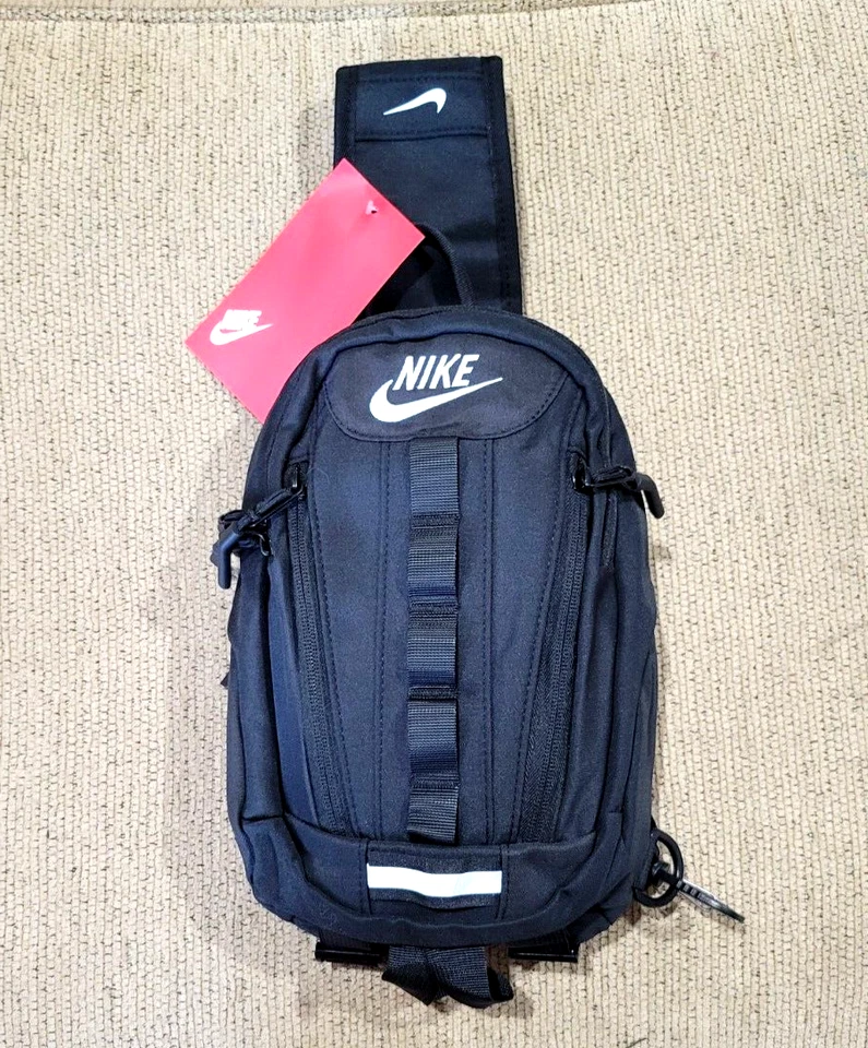 ✭✨❤️NWT Nike Sling Bag Carry On Crossbody Bag❤️✨✭ - Image 1 of 3