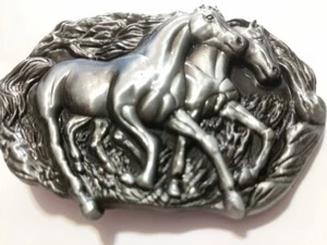 ✖ WESTERN Steer Running Horses Antique silver  Cowboy Rodeo Style ✖ Belt Buckle - Picture 1 of 7