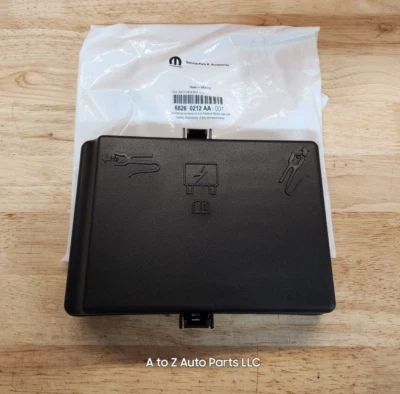 NEW 2015-2019 Dodge Challenger Under Hood Power Dist. Fuse / Relay Cover, OEM Foto 1 de 3