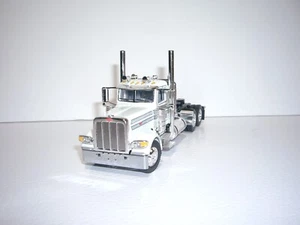 DCP FIRST GEAR 1/64 WHITE WITH GRAY STRIPES PETERBILT 389 DAYCAB - Picture 1 of 5