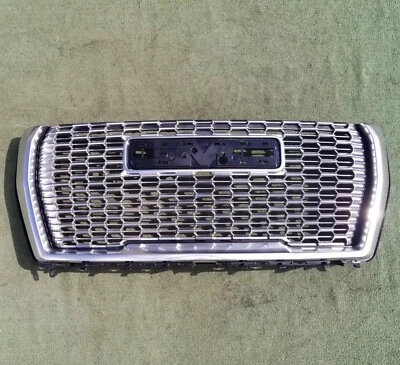 Parrilla delantera Denali XL plateada galvanizada 2021-2024 84835783 GMC Yukon de fábrica Foto 1 de 4