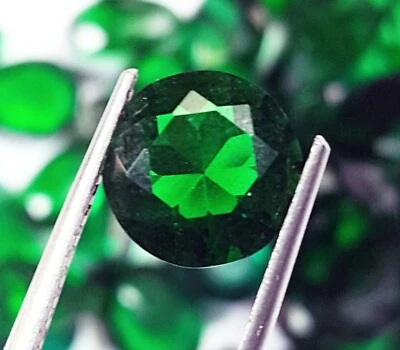 Mix Shape Transparent Green Garnet 82.05 Ct Loose Gemstone With Free Gift - Image 1 of 4