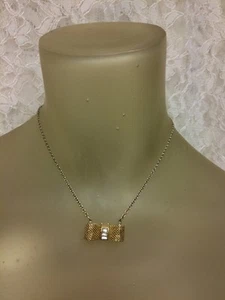 "Collar de arco y estrás firmado en tono dorado por Ann Klein de 19" - Imagen 1 de 6