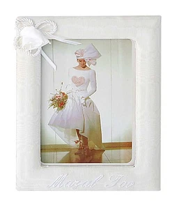 Marco de fotos de tela satinada blanca de boda judía "Mazal Tov" 7 x 9 " - Imagen 1 de 3