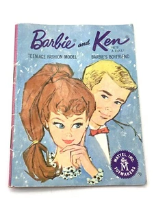 Libro folleto de moda exclusivo vintage original de Barbie y Ken 1962 - Imagen 1 de 4