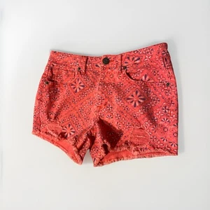Tokyo Darling kurze Shorts rosa roher Saum Damen 4 distressed - Bild 1 von 5
