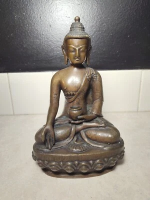 Antique Vintage Chinese Gilt Bronze Buddha 8 Inches Tall - Image 1 of 4