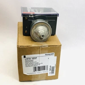 HONEYWELL # L91A1037 MODULATING PROPORTIONING STEAM PRESSURE CONTROL - Picture 1 of 8