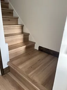 Luxus Vinyl Klick Treppenverkleidung Bullnose / quadratische Fronten MUSTER - Bild 1 von 12