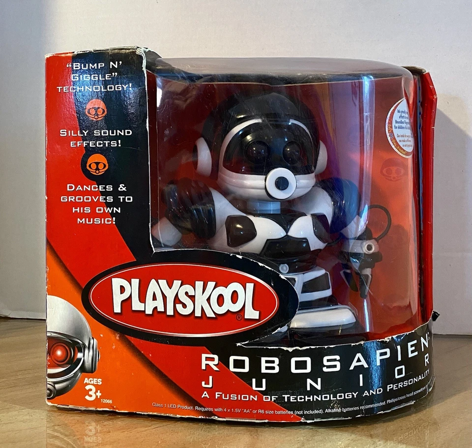 Playskool WowWee Robosapien Junior 2005 Talks Dances Toy Robot
