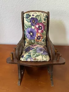 Caddy da cucire vintage - Sedia a dondolo in legno 6 supporti piscina cuscino - Foto 1 di 9