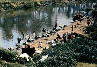 ANGOLA Postkarte ~1970 Post Card Native People Einheimische am Rio Kuanza AK - Bild 1 von 2