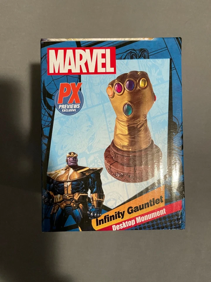 Infinity Gauntlet Desk Top Monument MIB Marvel Collectible 2019
